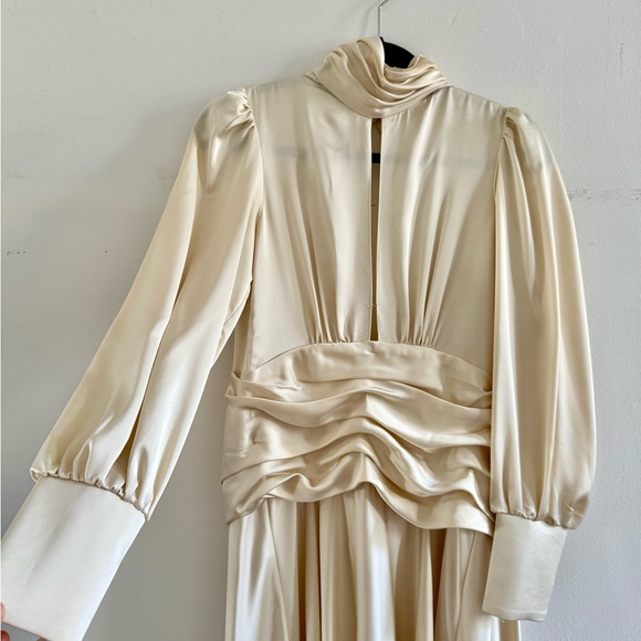 Ivory Maxi Dress - Picture 4 of 10